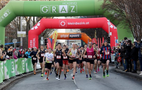 GRAZ,AUSTRIA,31.DEC.22 - RUNNING - Silvesterlauf. Image shows competitors.
Photo: GEPA pictures/ Hans Oberlaender